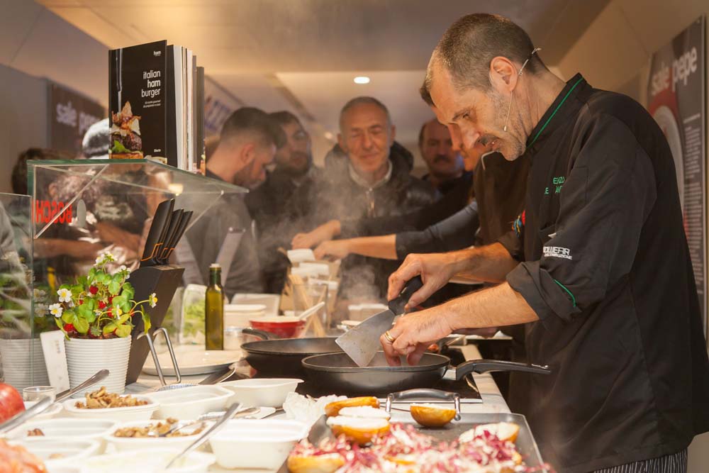 Expo-express-evento-food-treno-cucina-chef Expo-express-evento-vagone-food