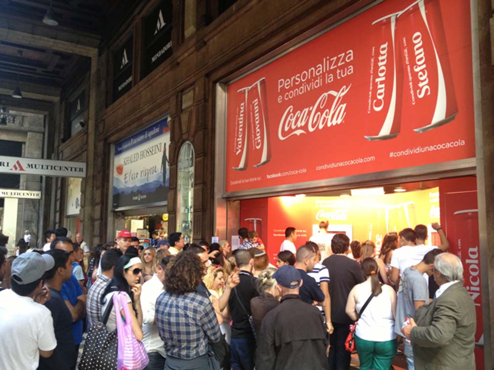 cocacola_eventolattine_milanoduomo