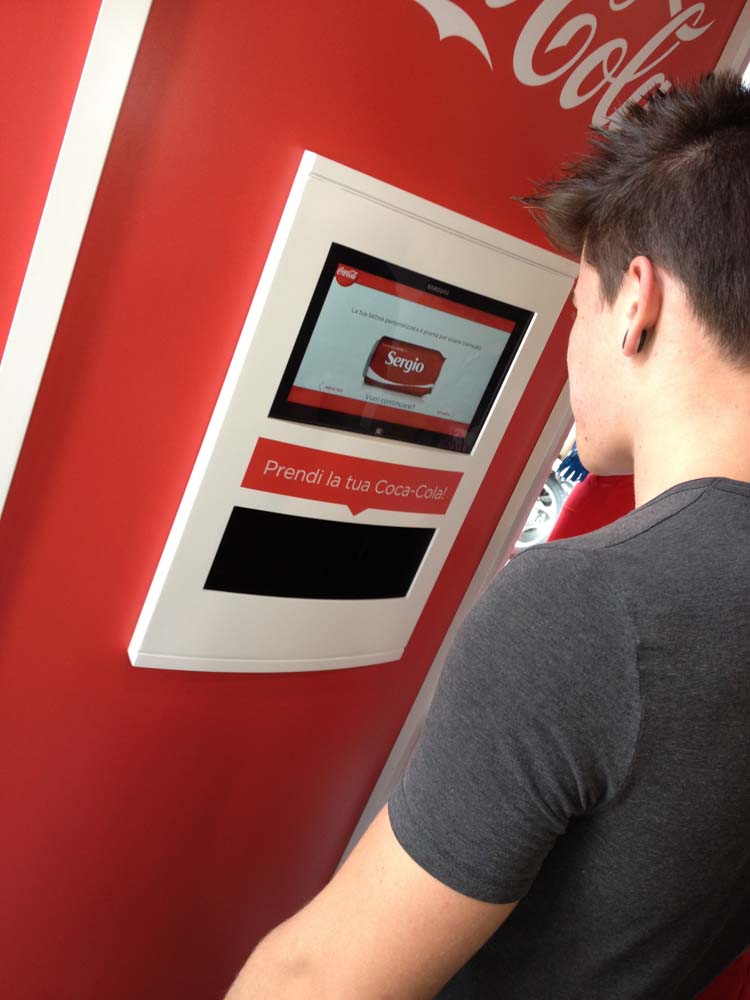 cocacola_eventolattine_shareacoke_macchinetta