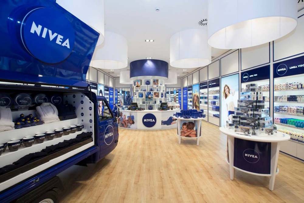 nivea-temporary-shop-permanent-design-negozio nivea-temporary-shop-interno