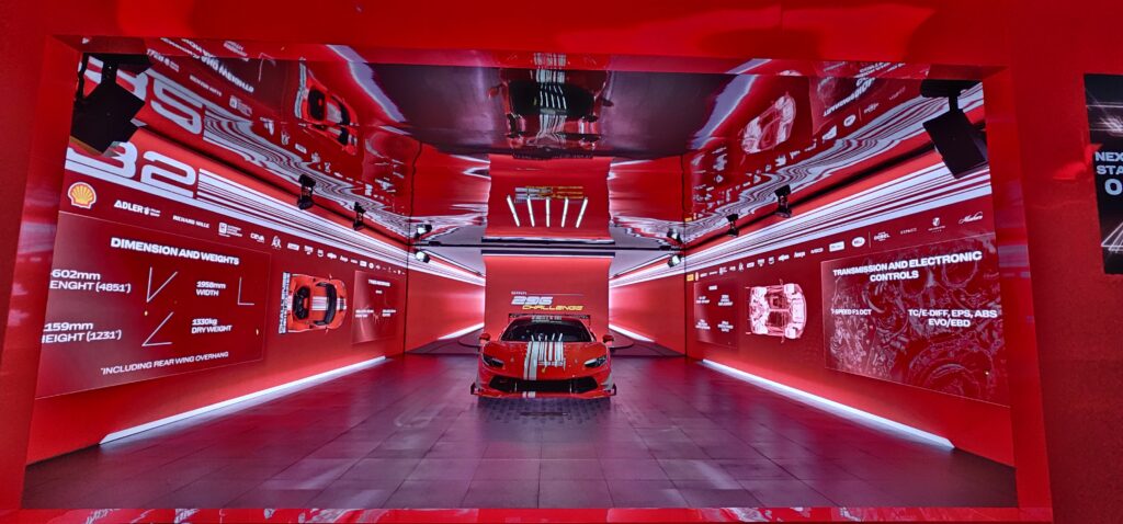 04_Box Ferrari showcase awards